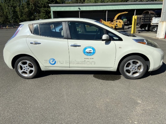 2011 Nissan Leaf Hatchback Sedan
