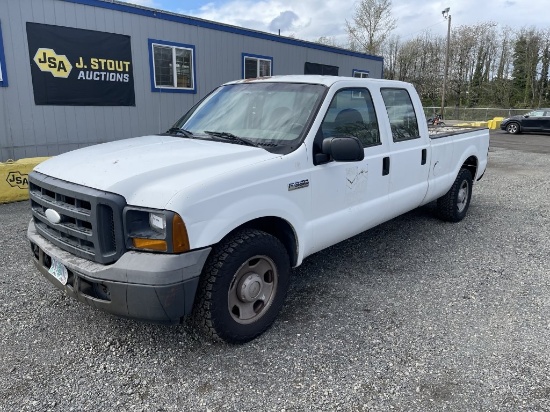 2005 Ford F350 SD Crew Cab Pickup