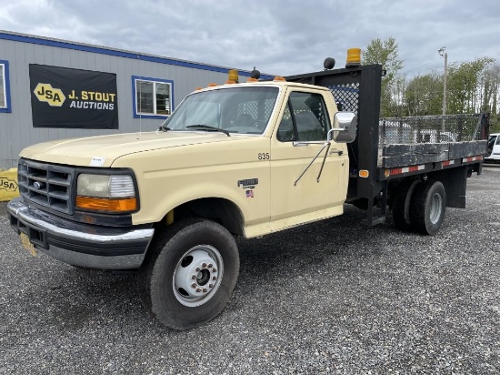 1997 Ford F-Series SD Flatbed Truck