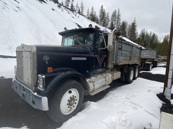 1986 International F9370 Transfer Truck