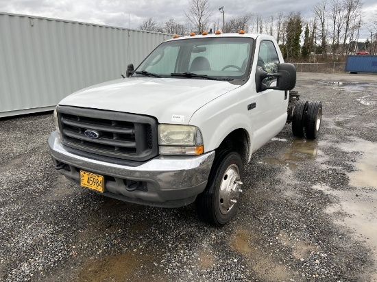 2004 Ford F450 XL SD Cab & Chassis