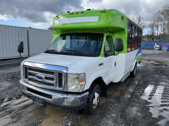 2010 Ford E450 Shuttle Bus