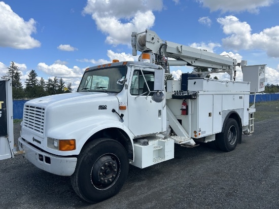 2000 International 4900 Bucket Truck