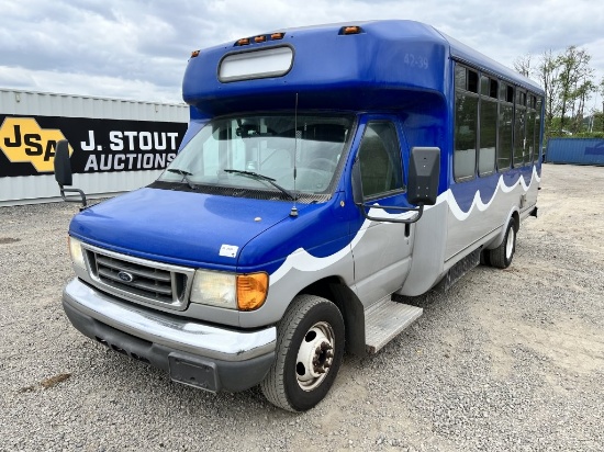 2006 Ford E450 Shuttle Bus