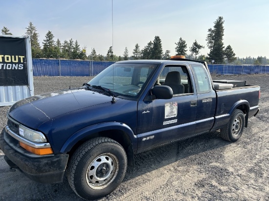 2002 Chevrolet S10 4x4 Extra Cab Pickup