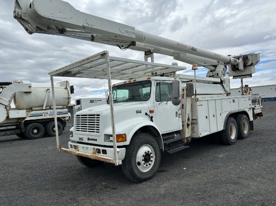 2001 International 4900 Bucket Truck