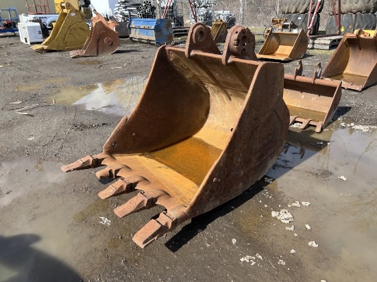 Komatsu 44" Dig Bucket