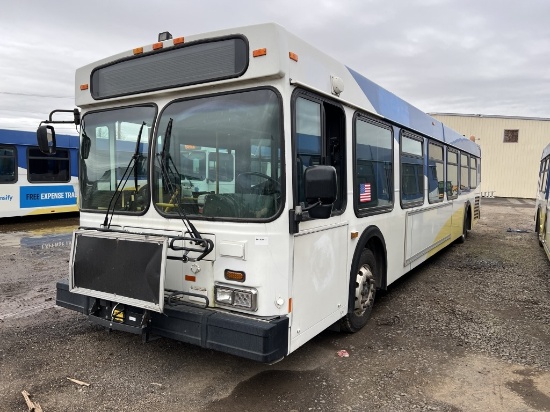 2005 New Flyer D40LF Transit Bus
