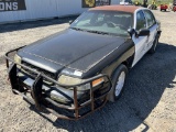 2004 Ford Crown Victoria Sedan