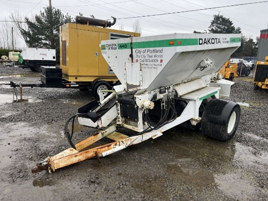 Dakota 440 Turf Tender