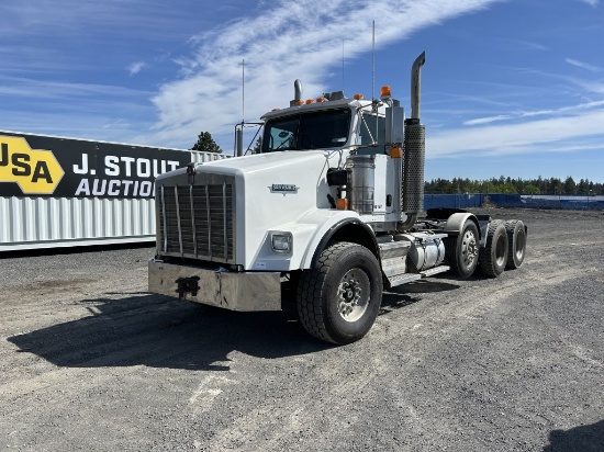 2006 Kenworth T8 Tri-Axle Truck Tractor