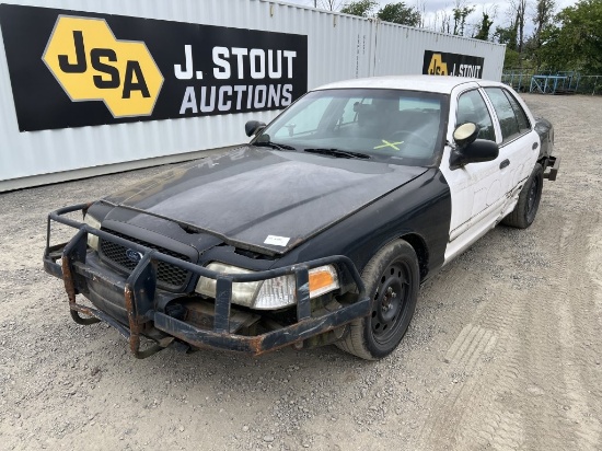 2004 Ford Crown Victoria Sedan