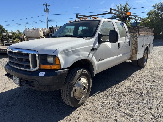 1999 Ford F450 Crew Cab 4X4 Utility Truck