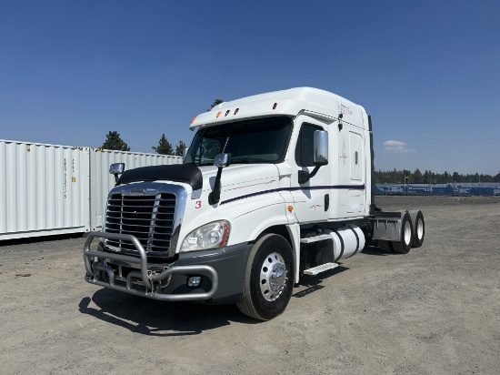 2013 Freightliner Cascadia T/A Sleeper Truck