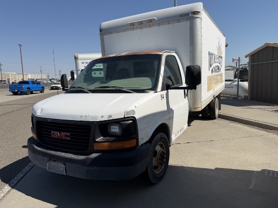 2004 GMC Savana Box Truck