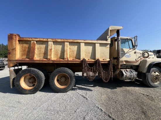 1989 Ford LT9000 T/A Dump Truck