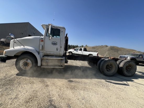 1999 International 9400 T/A Cab & Chassis