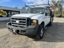 2006 Ford F350 Extra Cab 4X4 Flatbed Truck