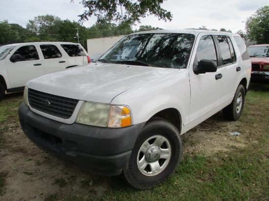 2003 Ford Explorer 4WD SUV.