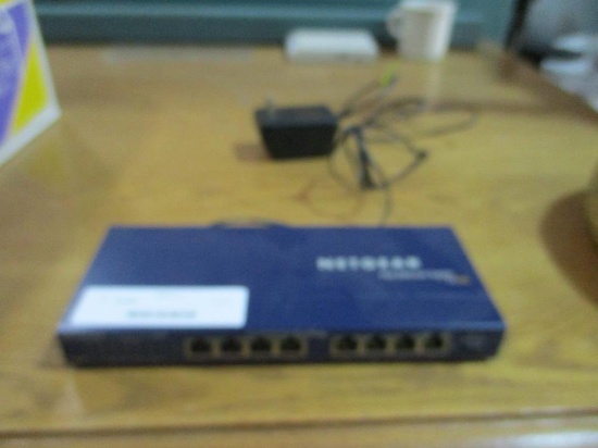 Netgear 8 Port Fast Ethernet Switch FS108.