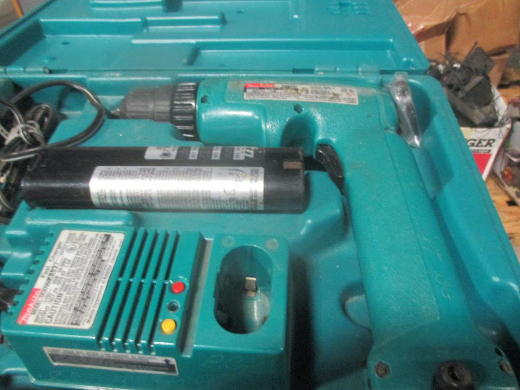 Tnakita 6095D Cordless Drill in Case Proxibid
