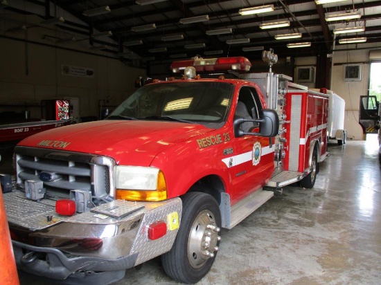 2001 Ford F550XLT E-One Midi-Pumper Rescue.