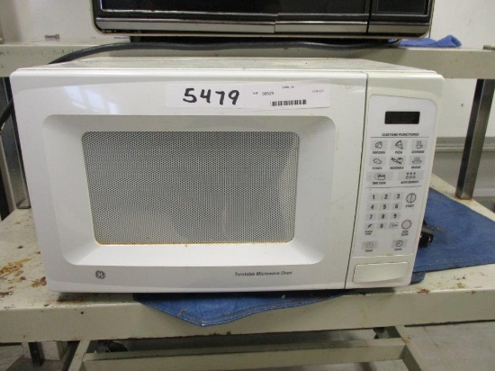 GE Turntable Microwave Oven.