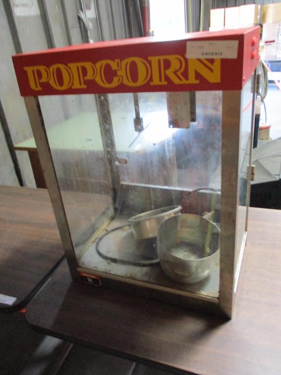 Carnival King PM850 8 oz. Commercial Popcorn Machine / Popper - 120V, 850W