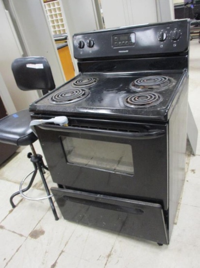 Frigidaire 4 Burner Electric Stove.