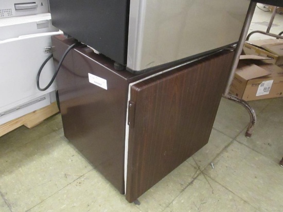 Kenmore 564.9901741 Mini Refrigerator