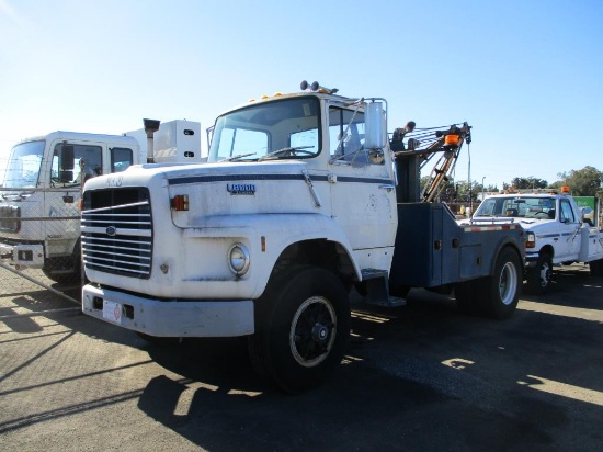 1989 Ford LS8000F Cab & Chassis w/ Tow Truck (Wrecker) Body.