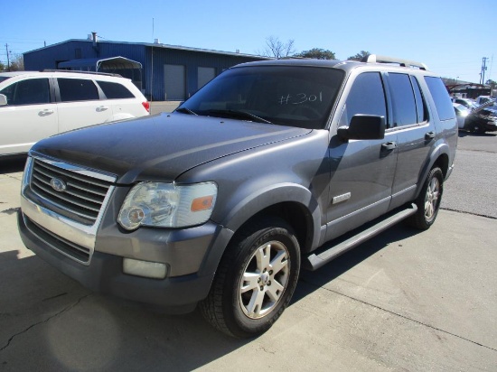 2006 Ford Explorer 4WD SUV.