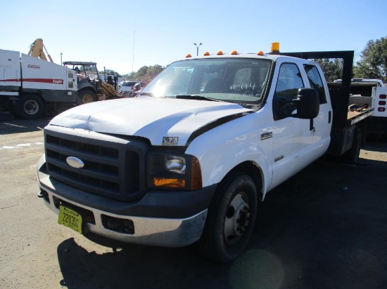 2005 Ford F-350 Flatbed Truck.