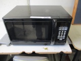Hamilton Beach 1000 Watt Microwave Oven.