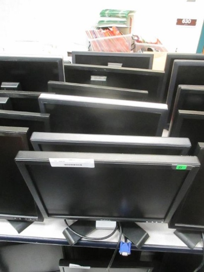 (5) Dell 19" and (1) 17" LCD Monitors