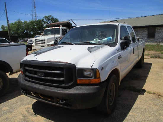 2000 Ford F-350 4 Door Pickup Truck.