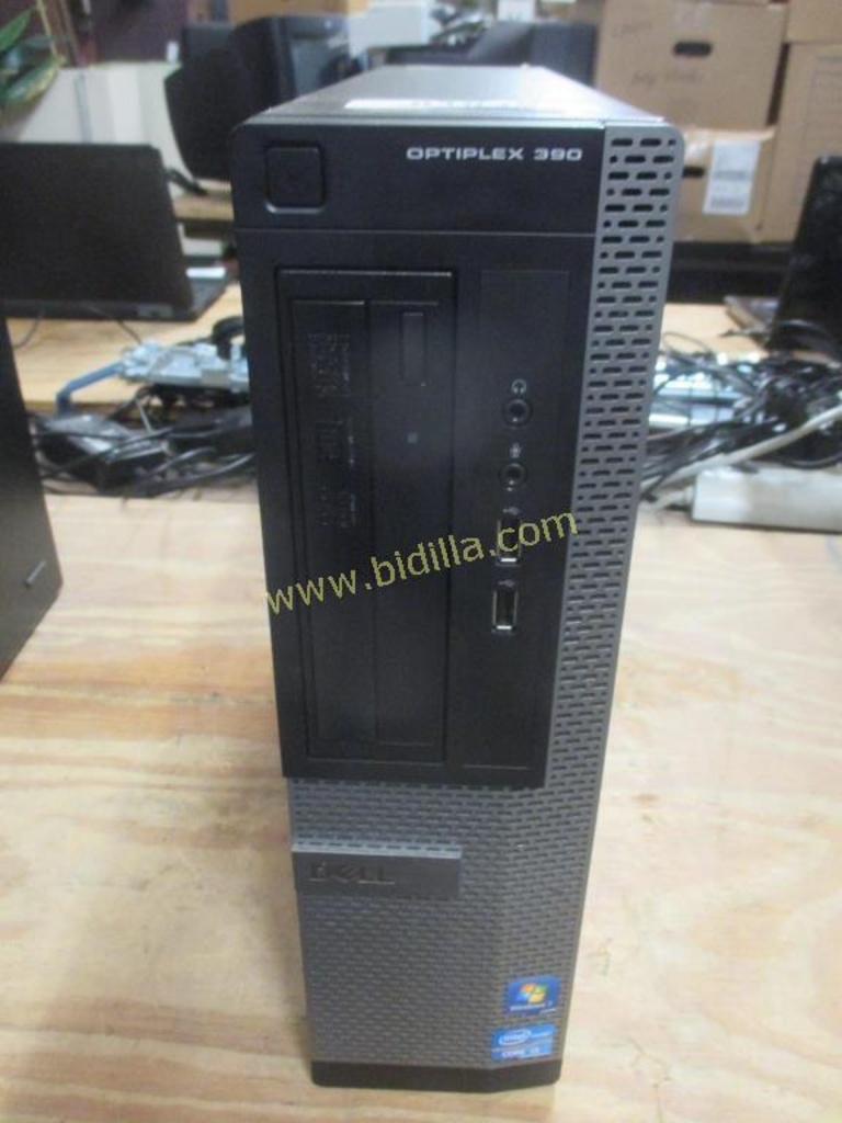 Dell OptiPlex 390 Desktop Computer
