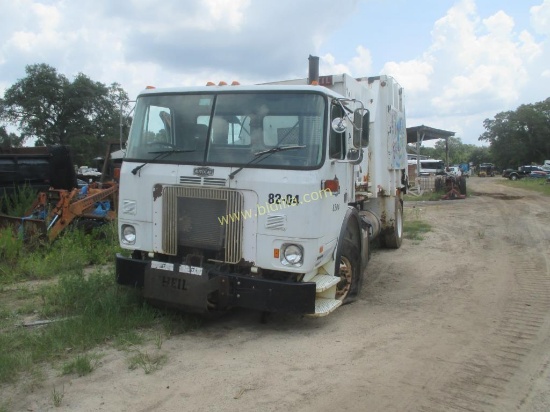 2004 Autocar WXR Garbage Truck