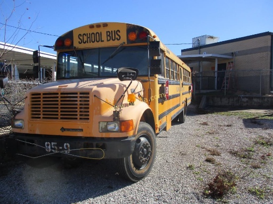 1995 Thomas Built School Bus International 3800.
