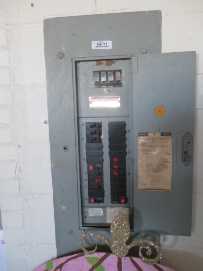 GE NLTQ Circuit Breaker Box