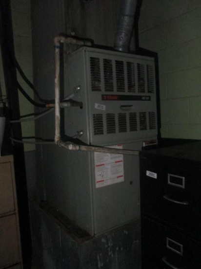 Trane XE80 Air Conditioning Unit