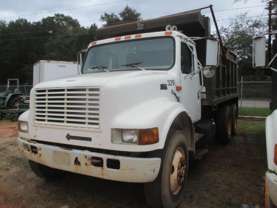 1999 International 4900 Dump Truck.