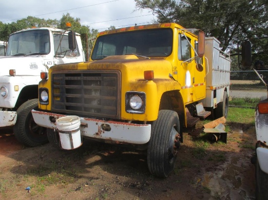 1989 International 1754 Work Truck.