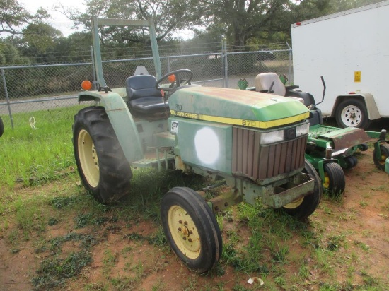 John Deere 870 Tractor