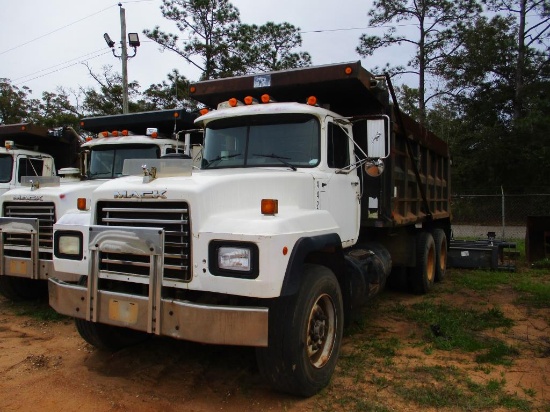 2000 Mack RD690S Dump Truck.