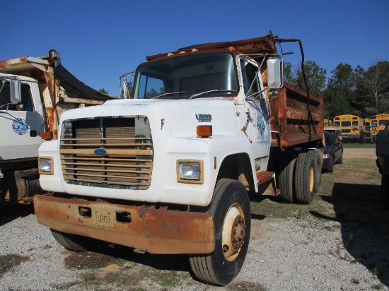 1990 Ford LT8000 Dump Truck.