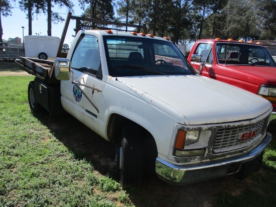 2000 GMC Sierra Classic 3500 Flatbed Truck.