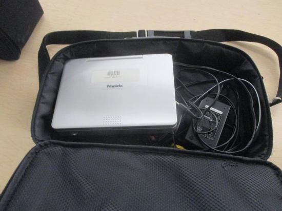 Wanlinda Portable DVD Player in Carry Case