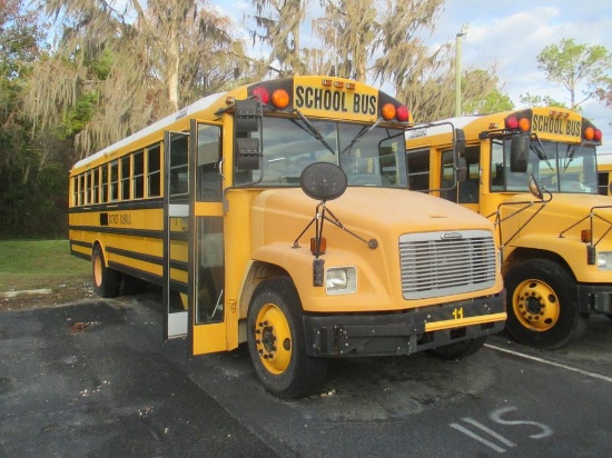 2003 Thomas Built School Bus Freightliner FS65.