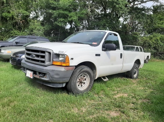 2001 Ford F-350 XL 2 Door Pickup Truck.